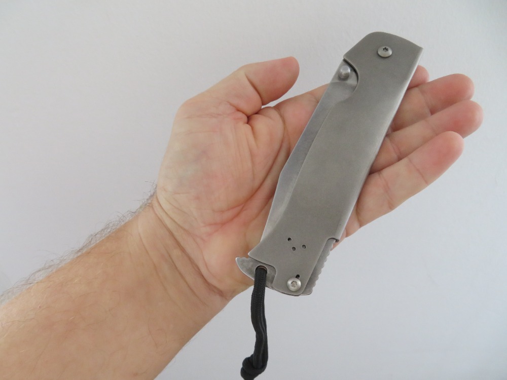 Celková hmotnost nože Pocket Bushman je 185 g.